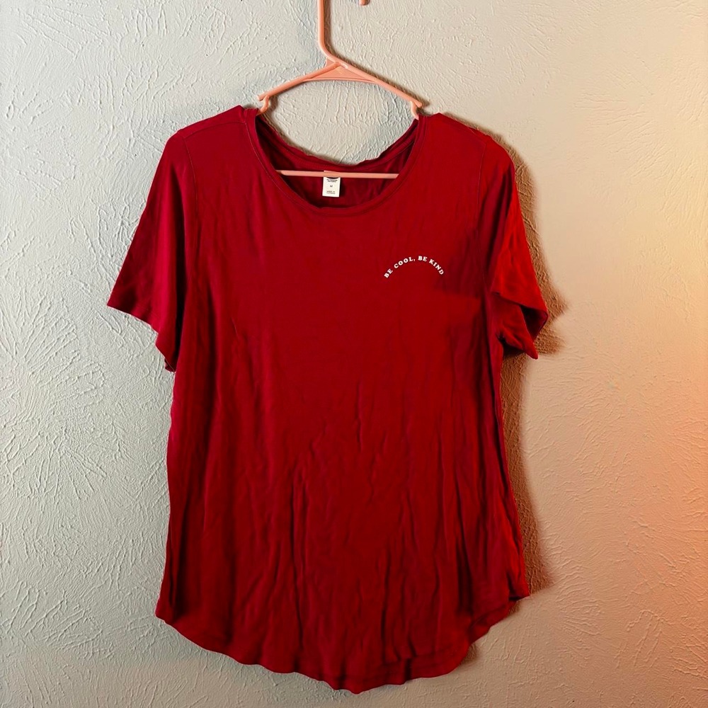 Old Navy Womens Be Cool Be Kind Graphic Tee Red Short Sleeve Rayon Shirt Size M